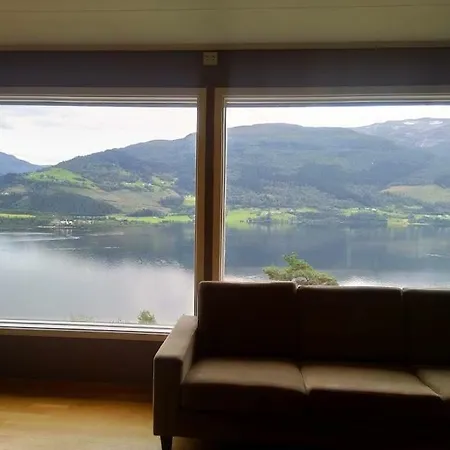 Family & Vacation Homes * Voss
